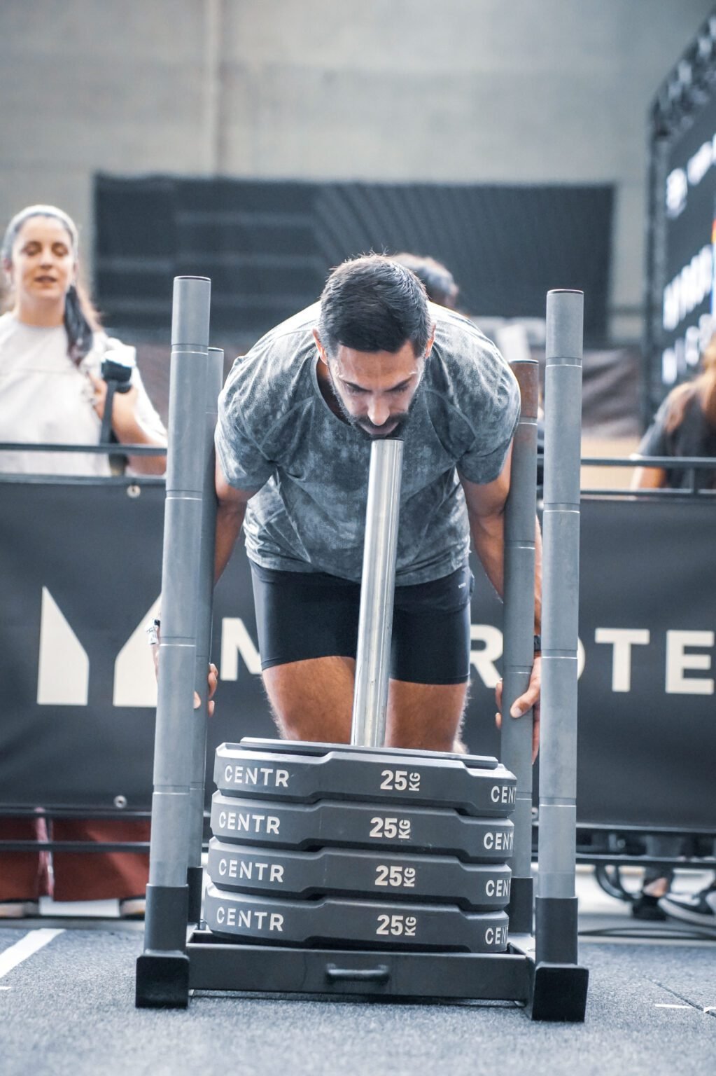 Sled push Hyrox : comment faire une performance ? - ESPRIT ET PHYSIQUE